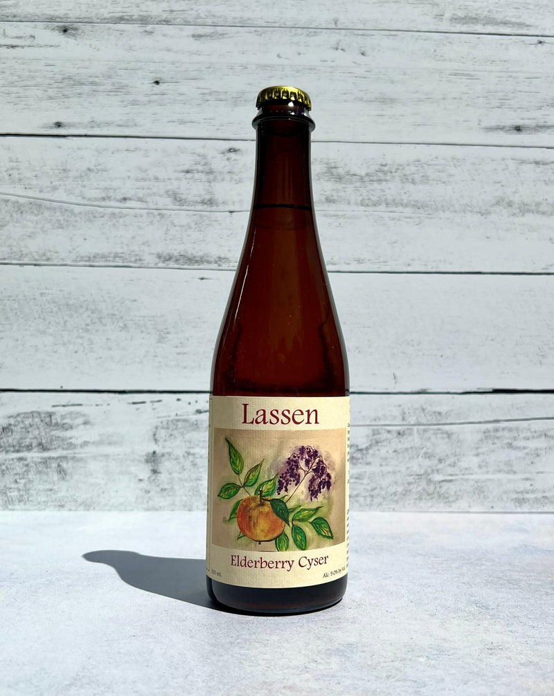 500 mL bottle of Lassen Elderberry Cyser honey cider